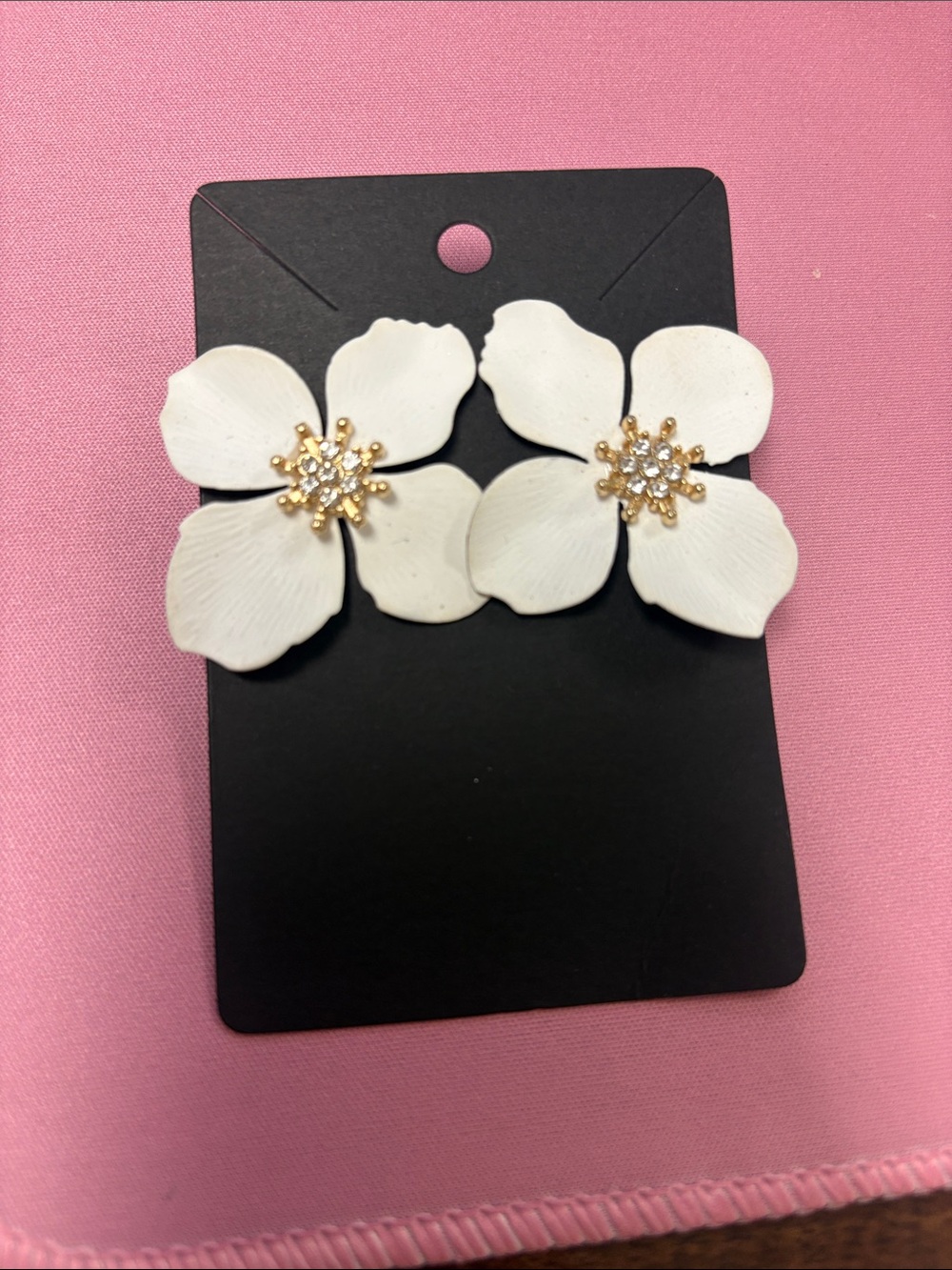 Fashion Jewelry White Flower Earrings with Gold Crystal Centers - Women Jewelry